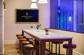 renaissance meadowlands hotel