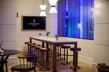 renaissance meadowlands hotel