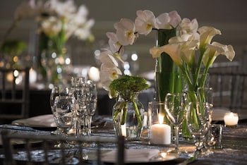 renaissance meadowlands hotel