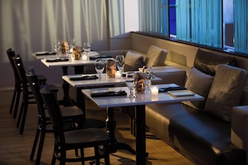 renaissance meadowlands hotel