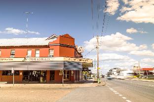 william farrer hotel
