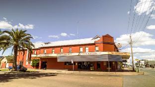 william farrer hotel