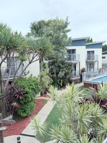 emu park beach resort