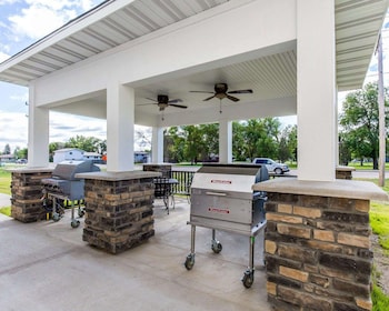 mainstay suites sidney medical center