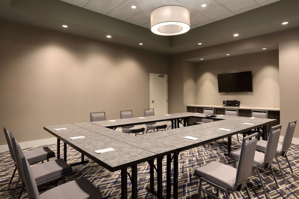 embassy suites by hilton kansas city olathe