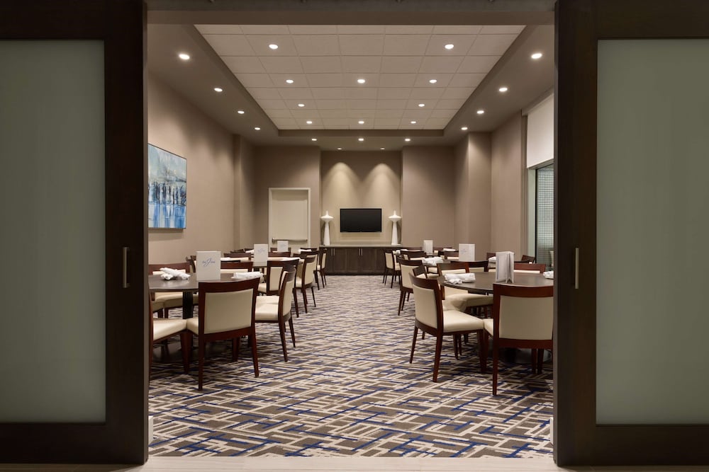 embassy suites by hilton kansas city olathe