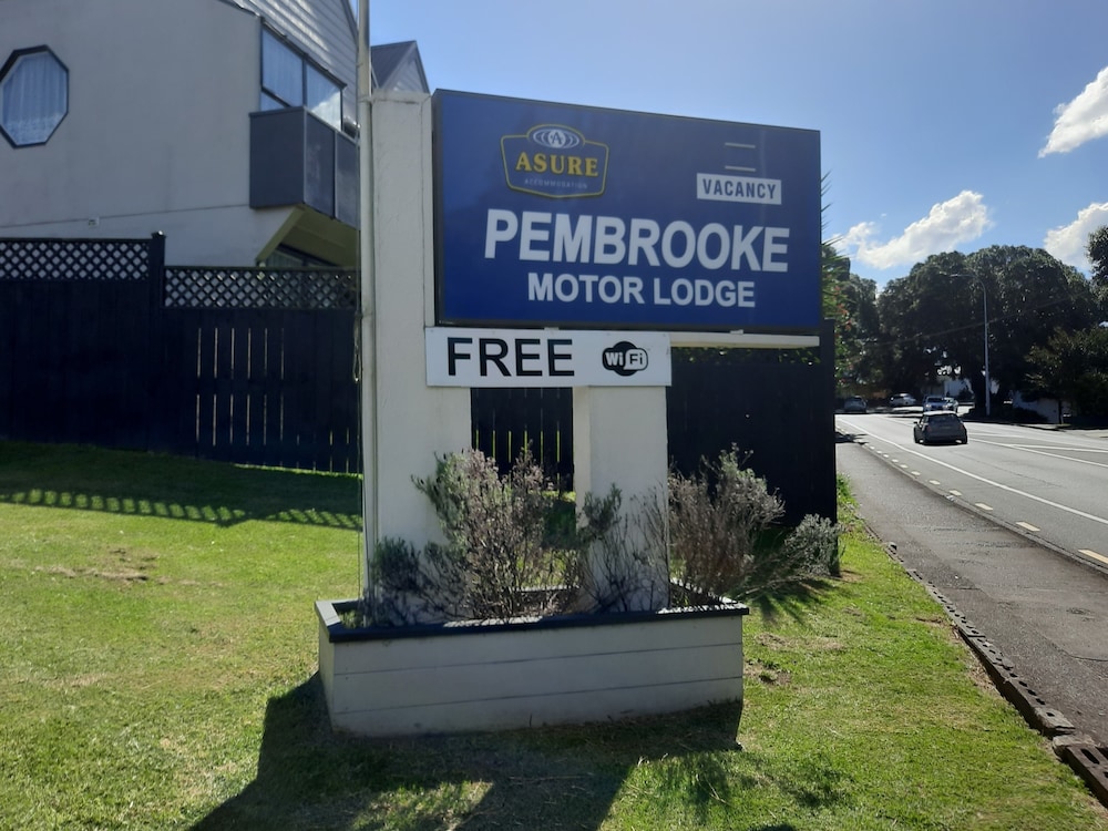 pembrooke motor lodge