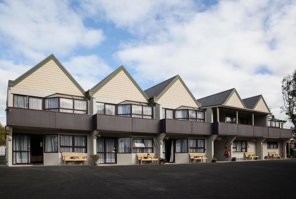 pembrooke motor lodge