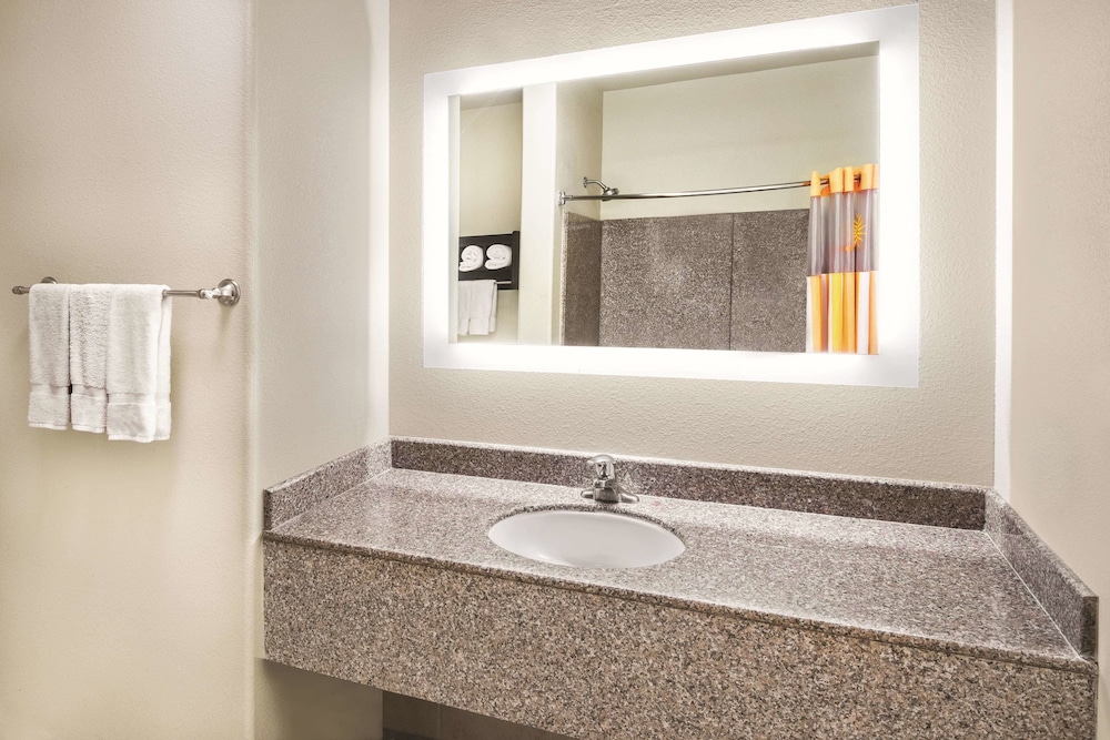 spark by hilton san antonio dominion