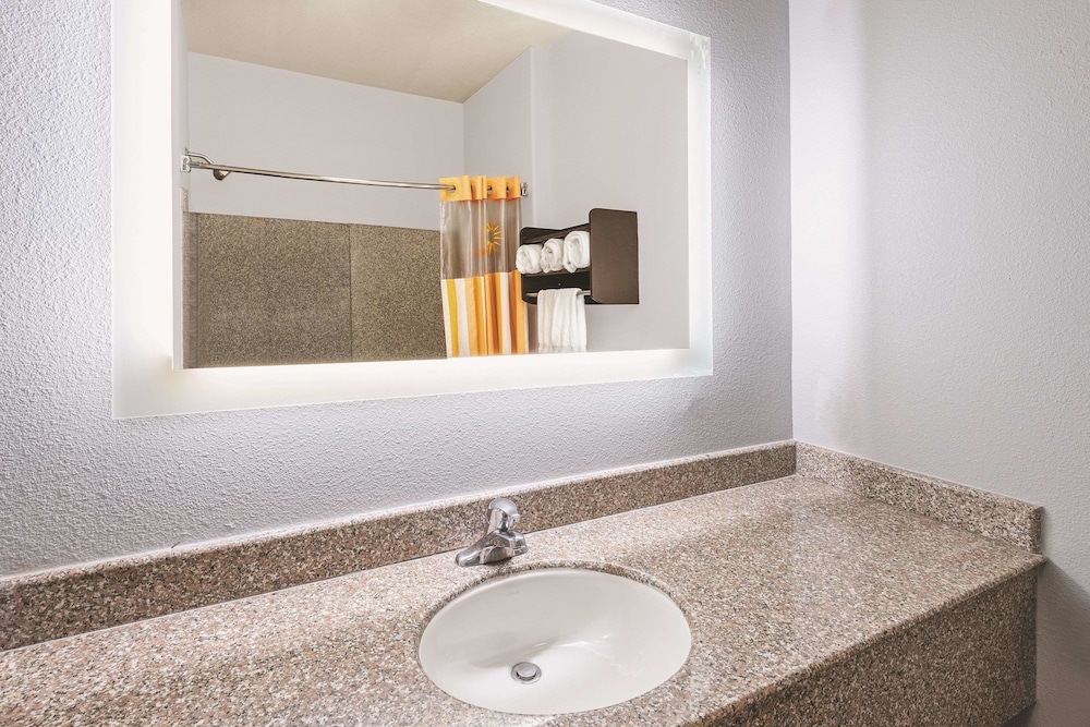 spark by hilton san antonio dominion