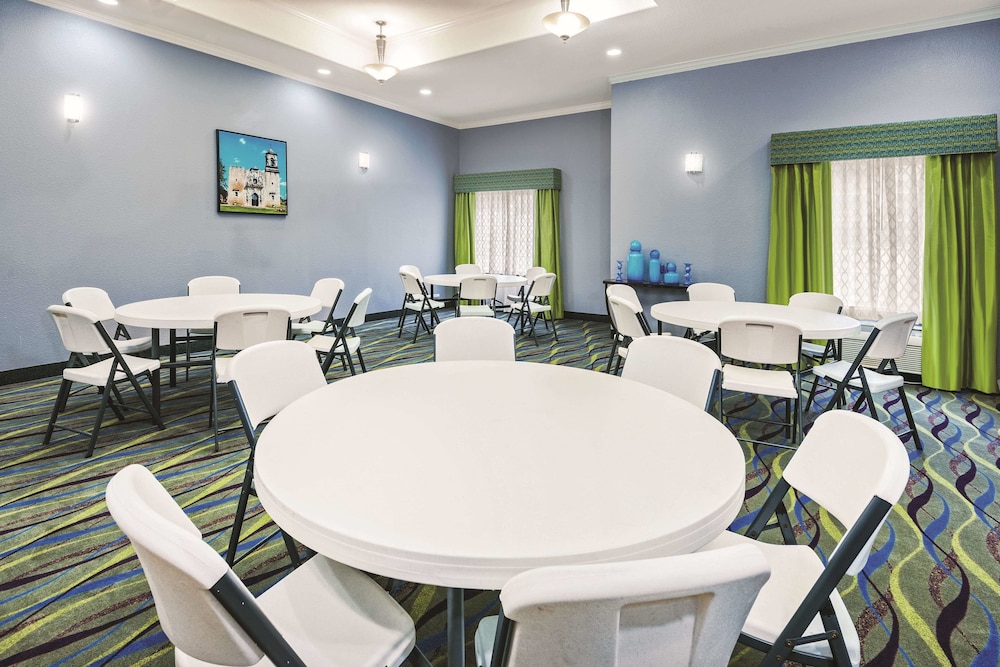 spark by hilton san antonio dominion