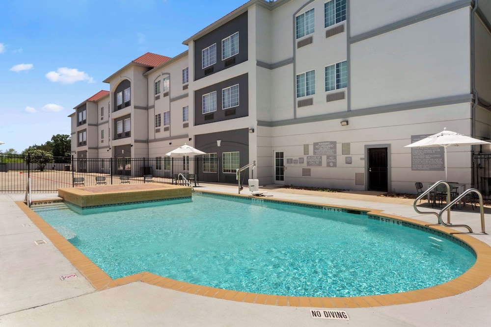 spark by hilton san antonio dominion