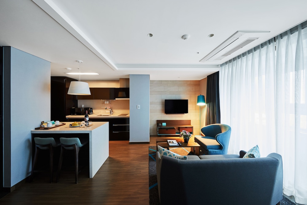 felix by stx hotel and suite