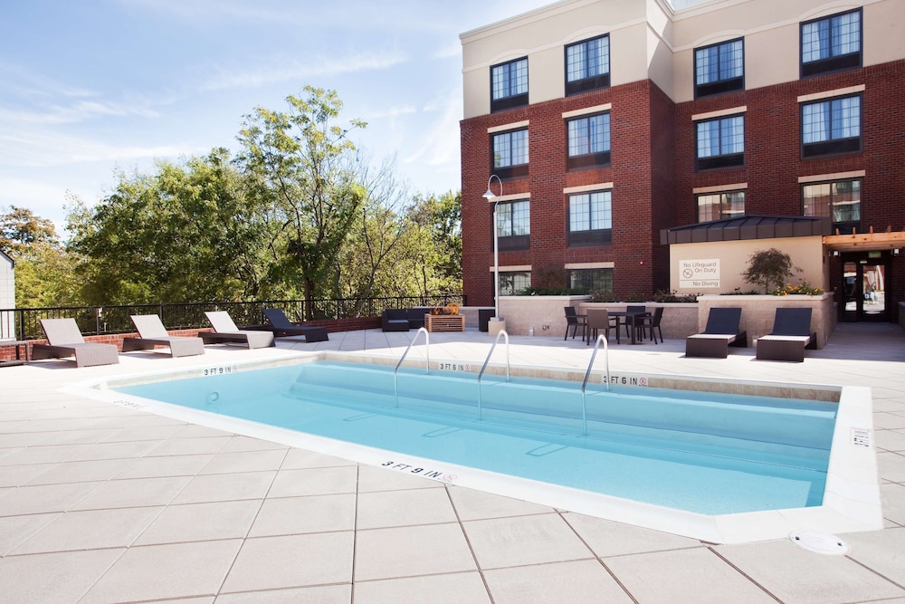 hampton inn and suites chapel hill carrboro downtown