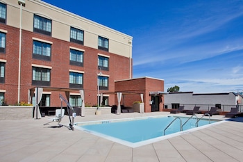 hampton inn and suites chapel hill carrboro downtown