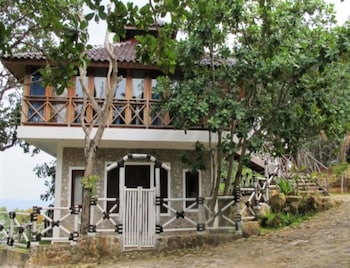 Breve Azurine Lagoon Retreat,Near Roudhotul Jannah Mosque,3 star