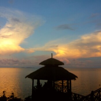 Breve Azurine Lagoon Retreat,Near Roudhotul Jannah Mosque,3 star