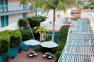 beachside inn