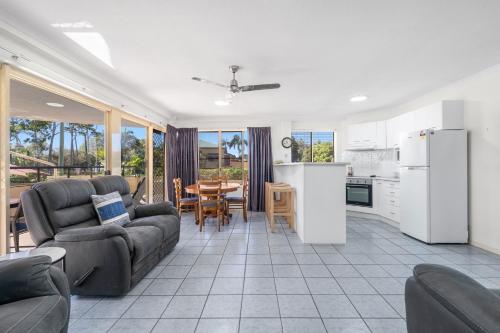 alexander beachfront apartments