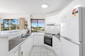 alexander beachfront apartments