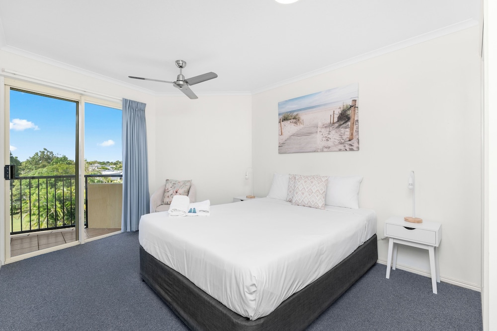 alexander beachfront apartments