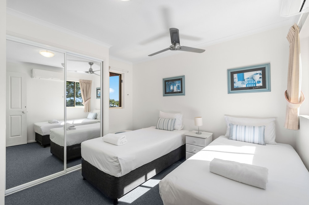 alexander beachfront apartments