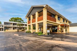 Emerald Gardens Motel & Apartments,Emerald>>Capricorn,4 star
