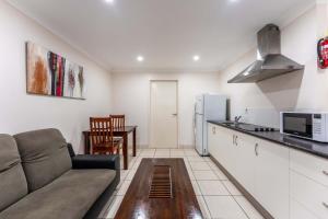 Emerald Gardens Motel & Apartments,Emerald>>Capricorn,4 star