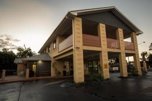 emerald gardens motel and apartments