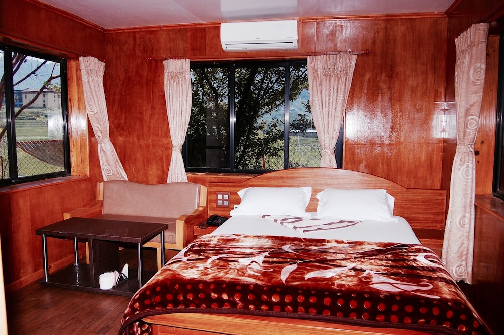 araniko village resort