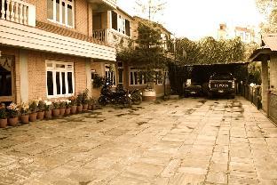 Araniko Village Resort,Near Dattatreya Square,3 star
