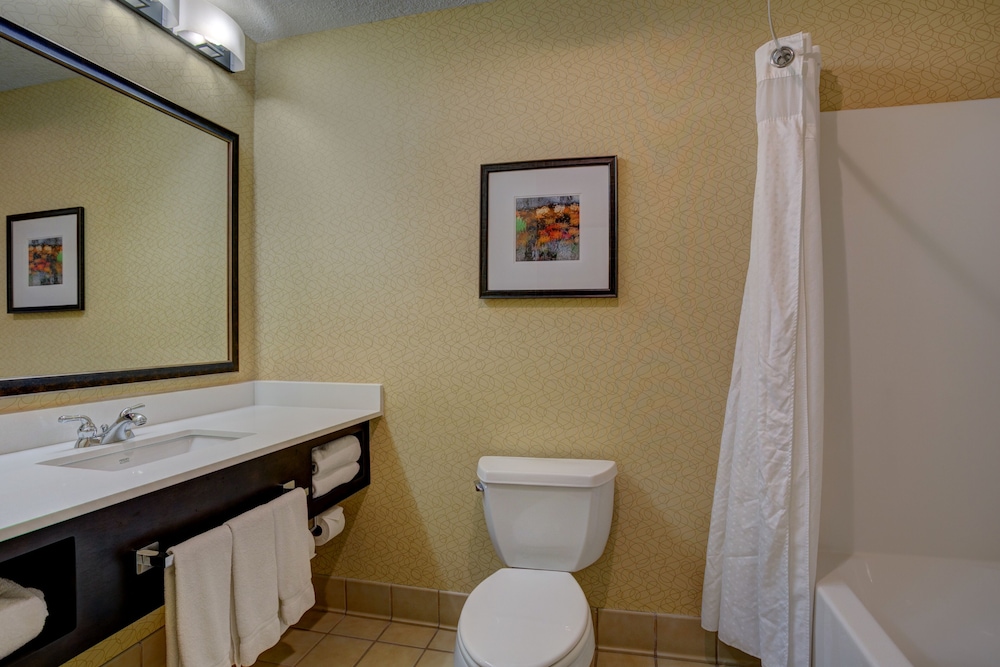 holiday inn hotel and suites milwaukee airport by ihg