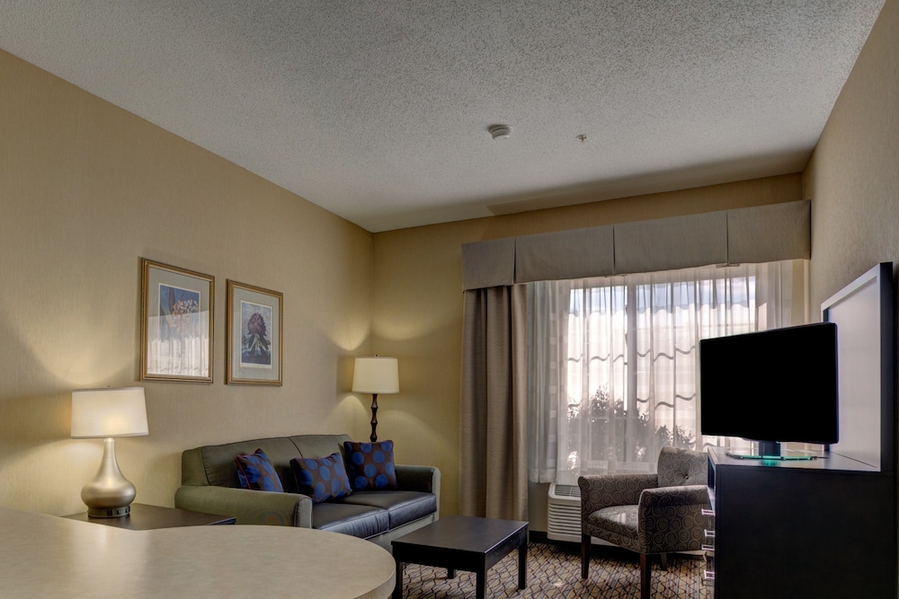 holiday inn hotel and suites milwaukee airport by ihg