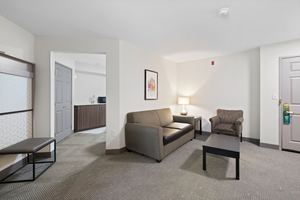 holiday inn hotel and suites milwaukee airport by ihg