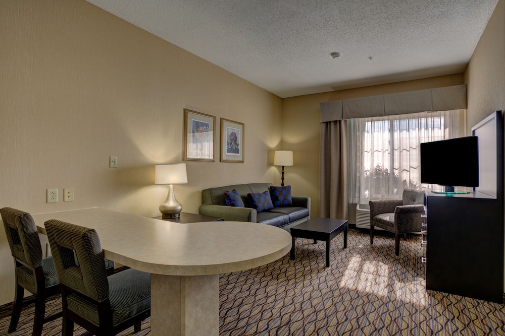 holiday inn hotel and suites milwaukee airport by ihg