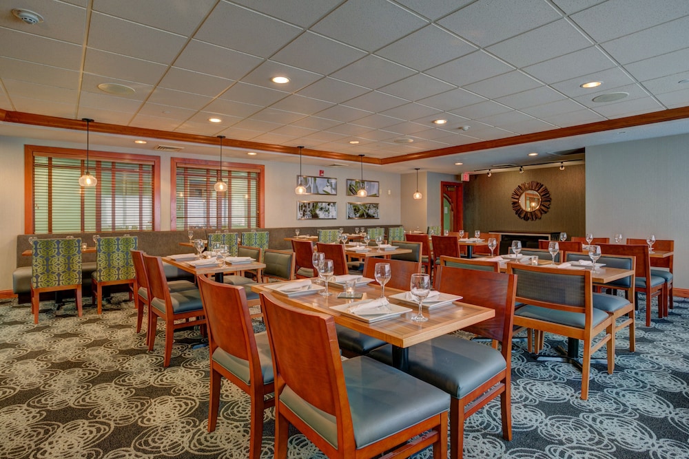 holiday inn hotel and suites milwaukee airport by ihg