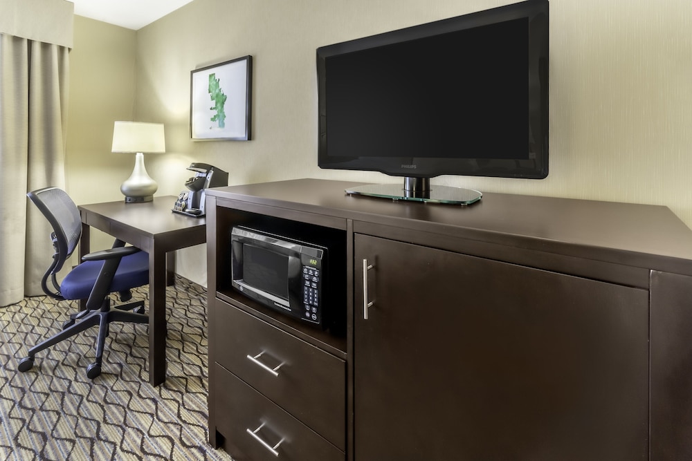 holiday inn hotel and suites milwaukee airport by ihg