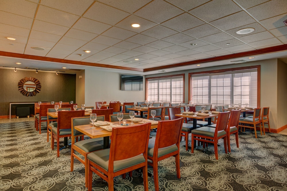 holiday inn hotel and suites milwaukee airport by ihg