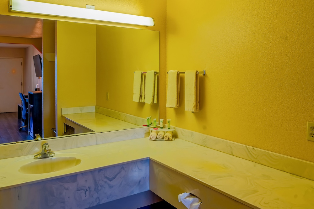 oyo hotel yoakum west