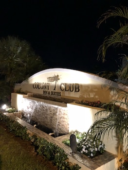 the colony club inn and suites