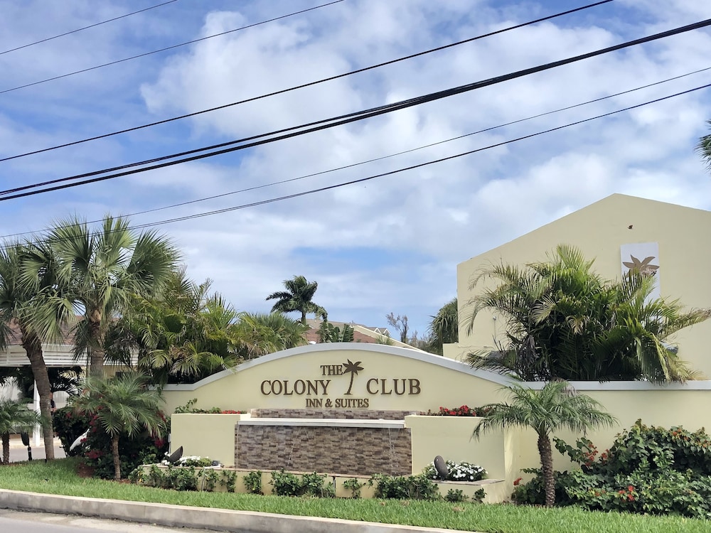 the colony club inn and suites
