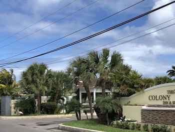 the colony club inn and suites