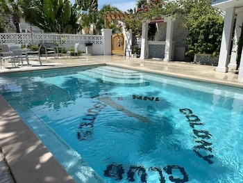 the colony club inn and suites