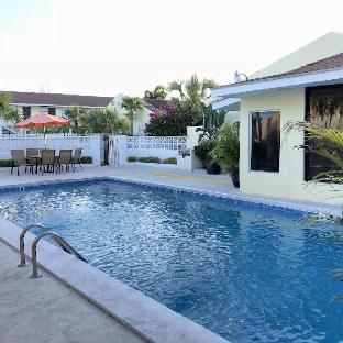 the colony club inn and suites