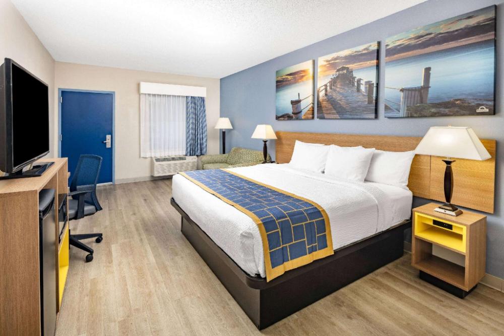 days inn and suites by wyndham savannah midtown