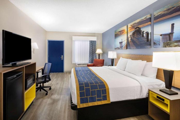 days inn and suites by wyndham savannah midtown