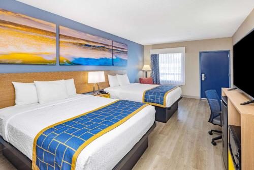 days inn and suites by wyndham savannah midtown