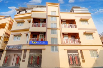 Hotel Grant Heights,,3 star