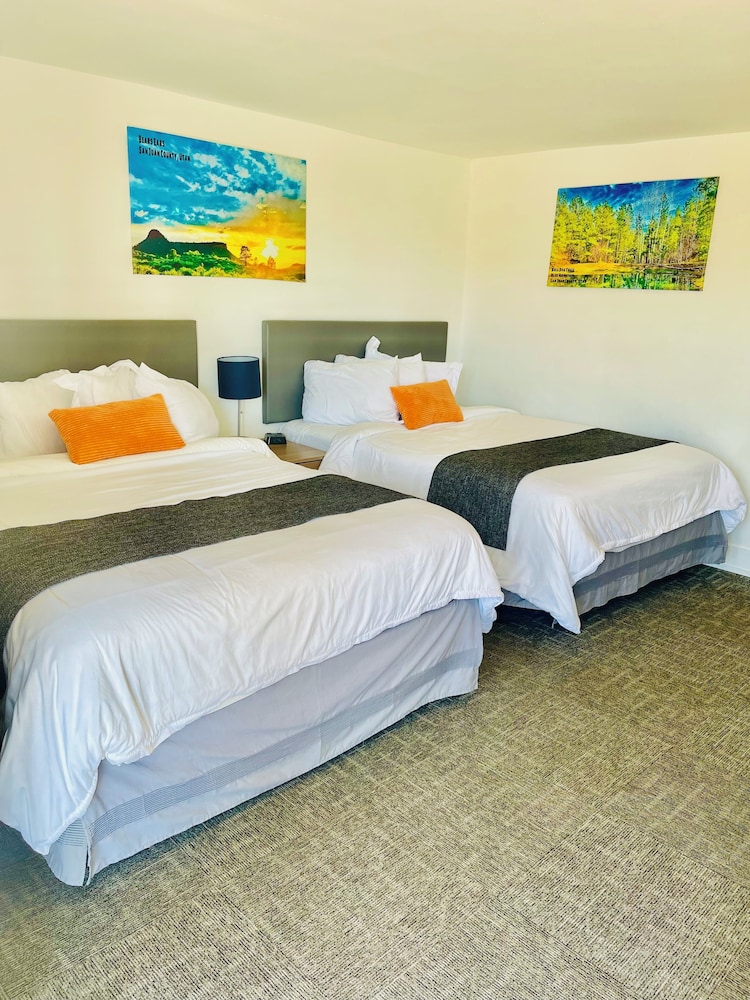 blue sage inn and suites