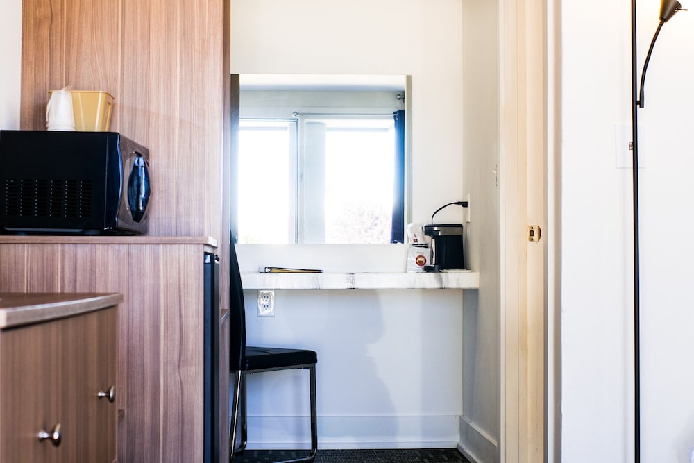 blue sage inn and suites